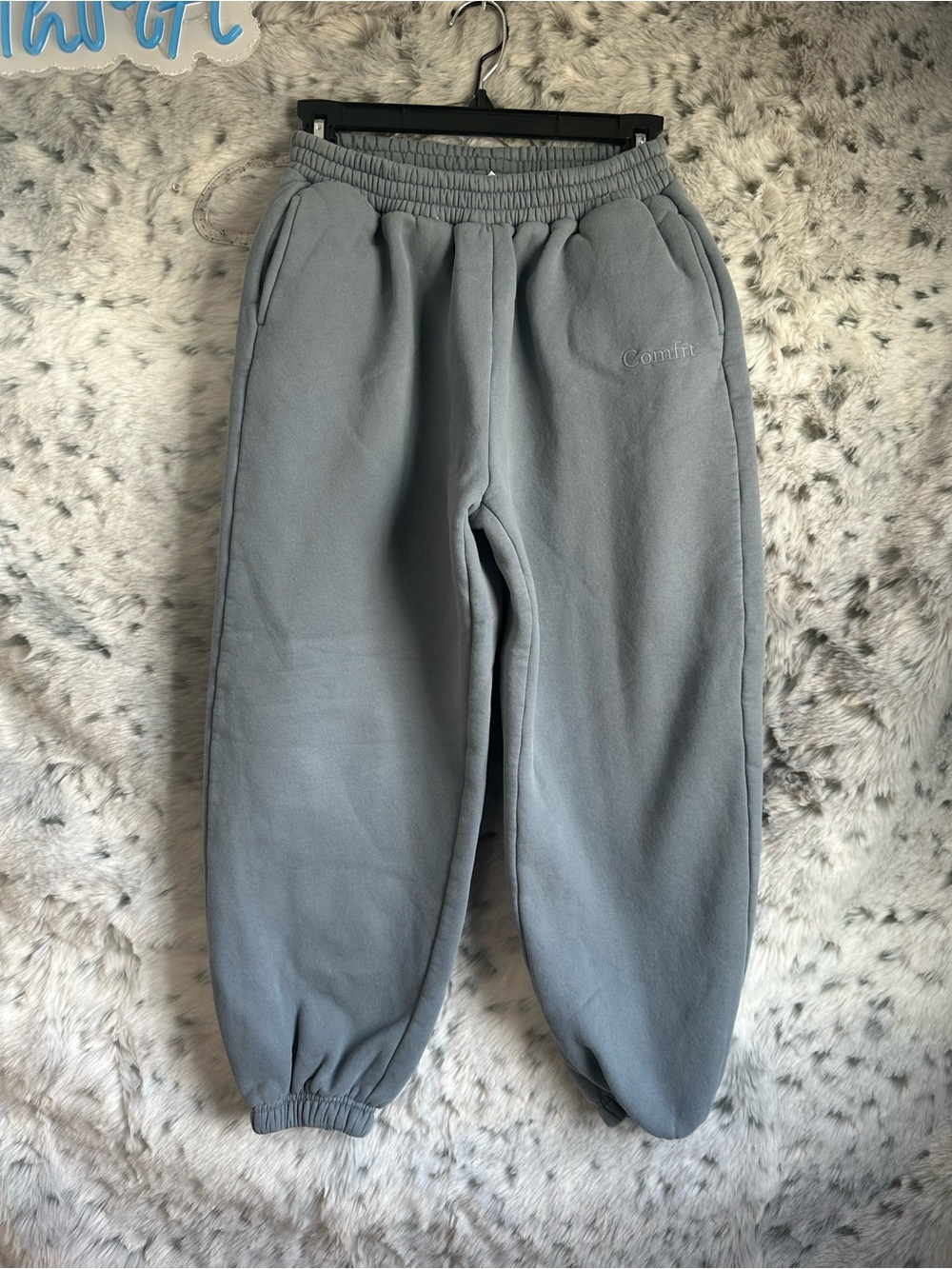 688. Comfrt kids xl sweats.